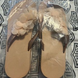 Flower decor flip flops